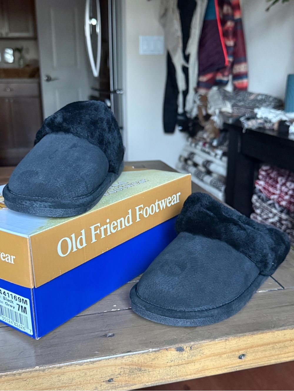 Old Friend Footwear Women's Scuff Slip-On Slippers Black